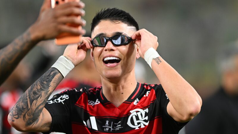 Luiz Araújo alfineta Palmeiras após título do Flamengo: “Ninguém morre nos devendo”