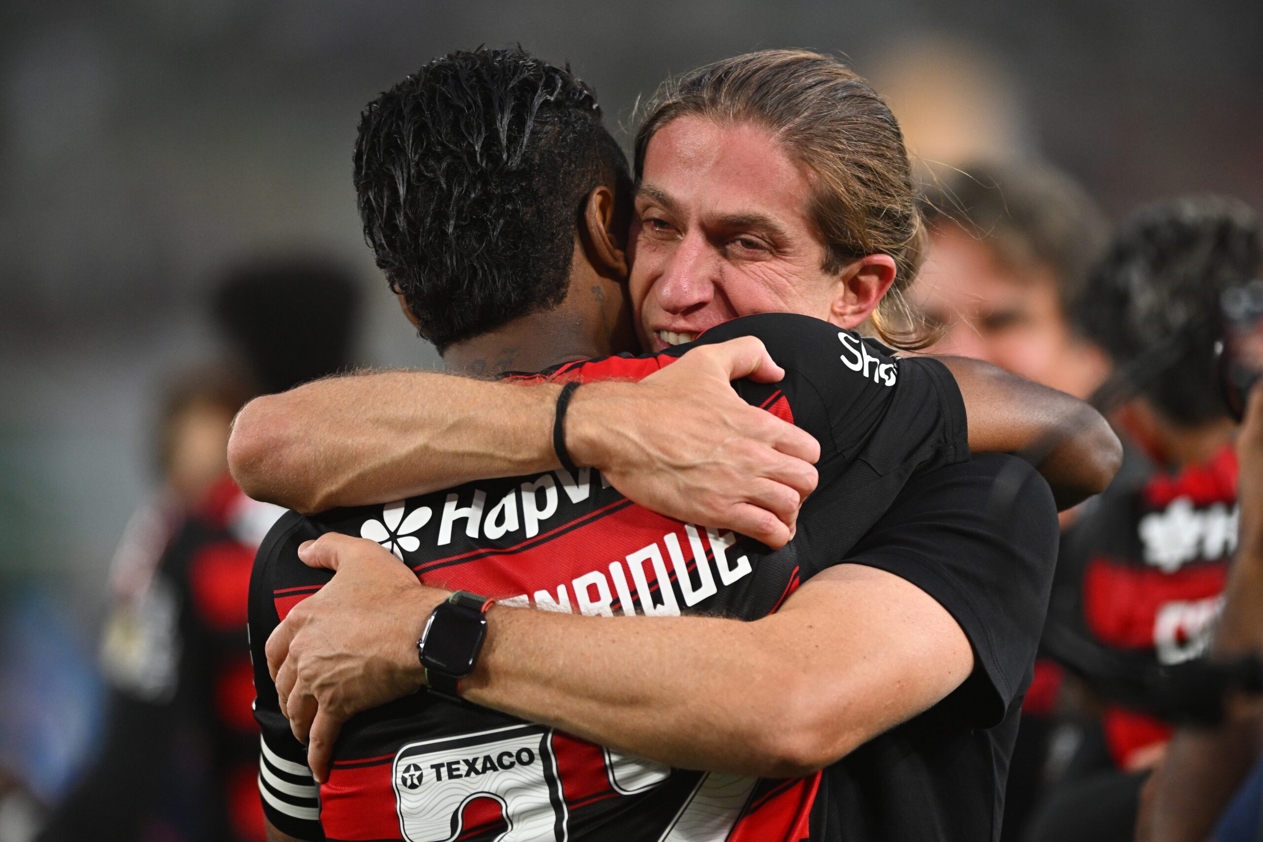 Filipe Luís cita mística de Lima para o Flamengo e comemora título da Libertadores: “Ainda sem assimilar”