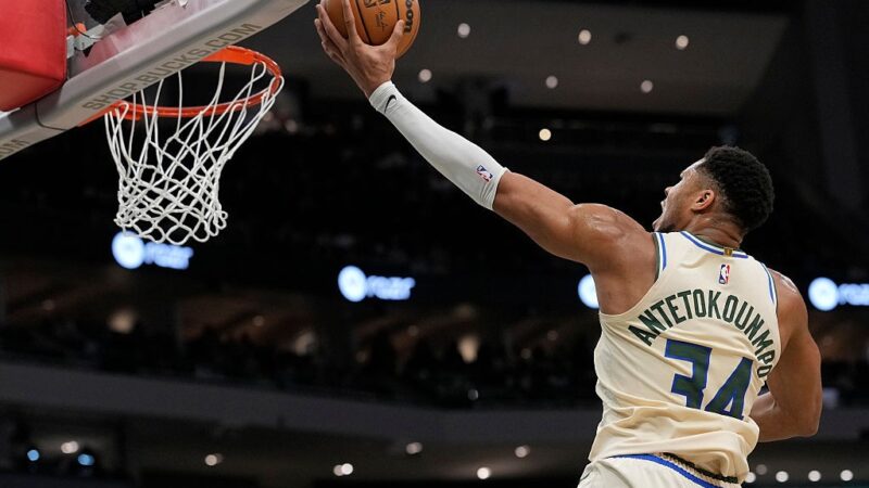 NBA: Giannis Antetokounmpo chega à marca de 21 mil pontos na carreira
