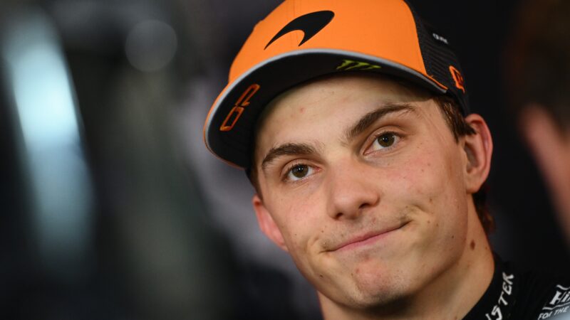 Piastri lamenta erro de estratégia da McLaren no Catar: “Difícil de engolir”