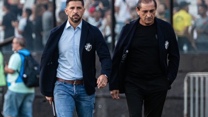 Ramon Díaz e Emiliano reencontram São Januário depois de despedida conturbada do Vasco e polêmicas