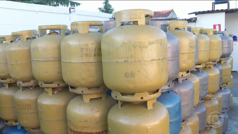 Gás do Povo começa recarga gratuita de botijões nesta segunda; veja como vai funcionar