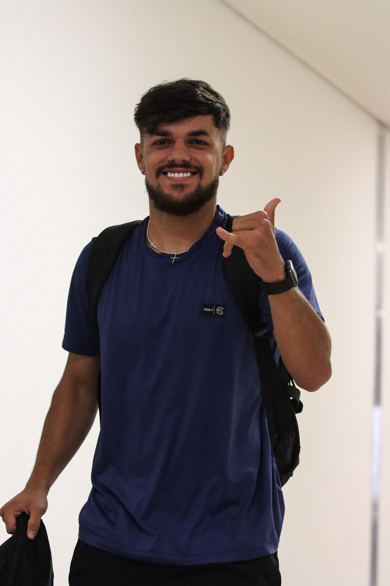 Santa Cruz avança por empréstimo de João Pedro a concorrente da Série C