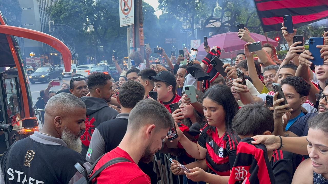 Flamengo chega a Belo Horizonte para jogo com o Atlético-MG