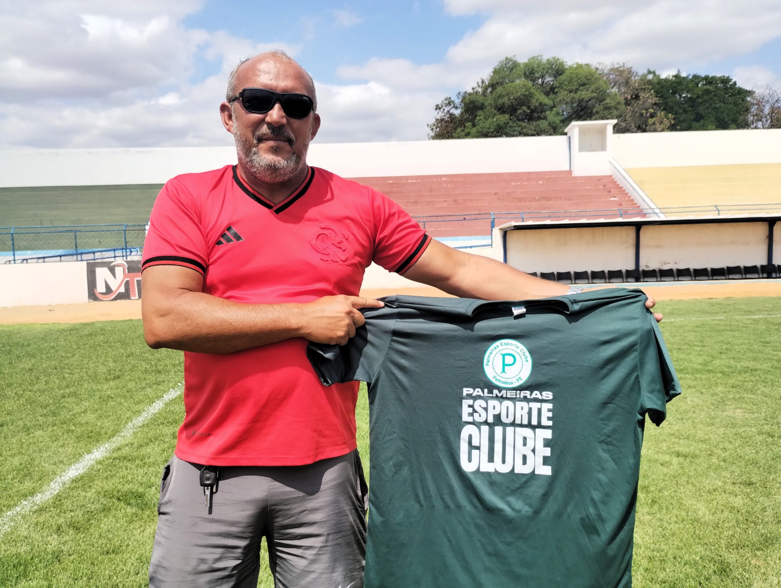 Torcedor do Flamengo e técnico do Palmeiras: veja o clássico amador em PE onde isso é possível