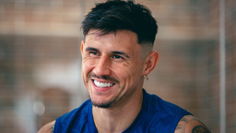 O caderno de Bareiro: atacante anota metas e se reinventa com conselhos de Palermo