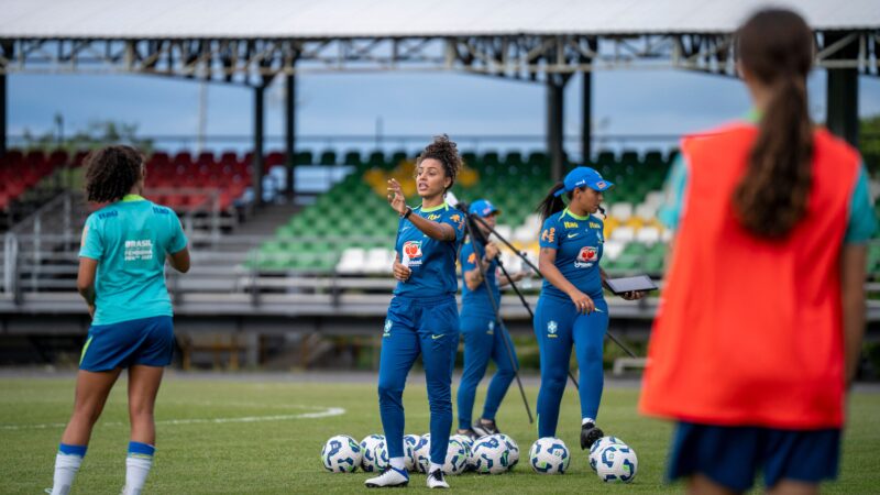 Futebol feminino impulsiona mulheres na busca por novas funções fora das quatro linhas