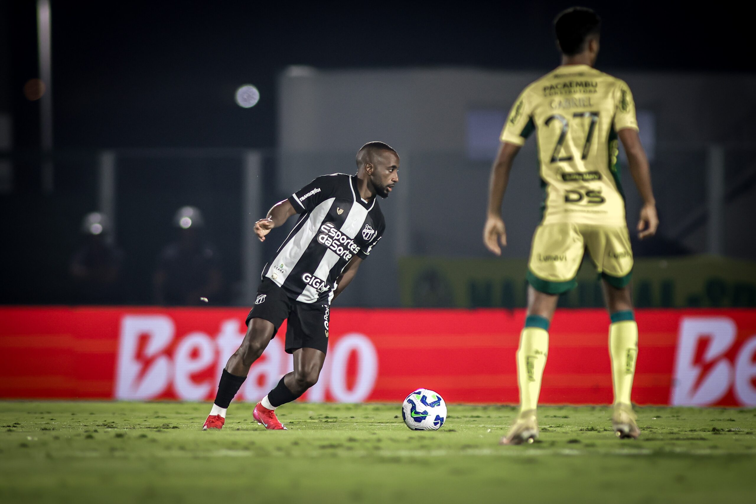 Atuações: Fernandinho mal, Bruno Ferreira abaixo e Fabiano Souza apagado