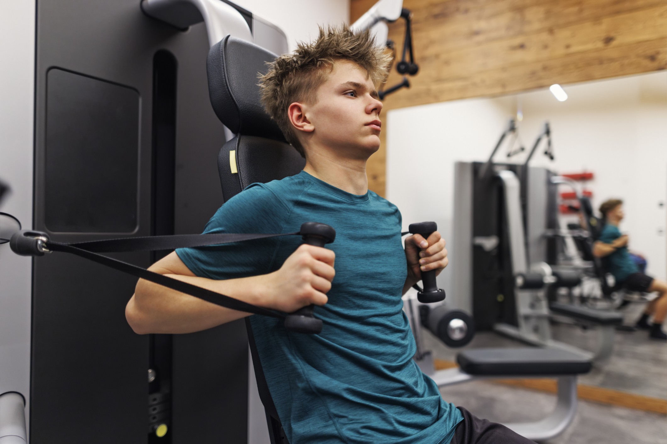 Progressão de cargas: como iniciantes podem evoluir na academia de forma rápida