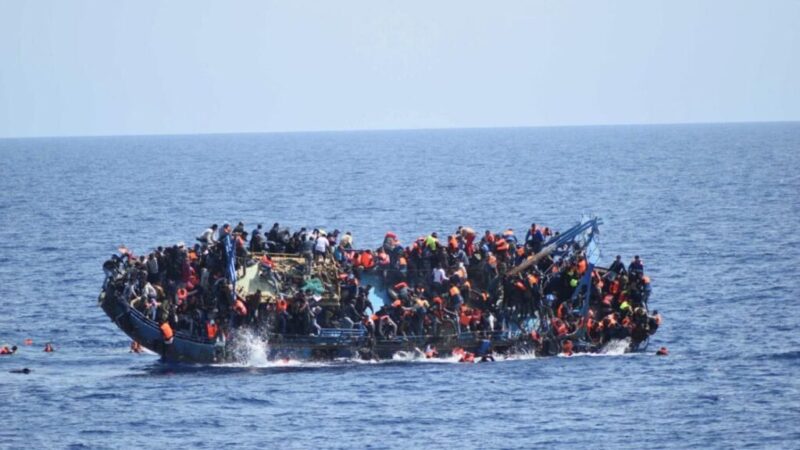 Mortes de migrantes no Mediterrâneo ultrapassam mil em 2025, alerta ONU
