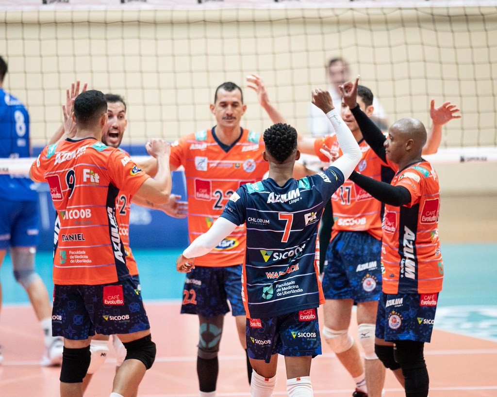 Monte Carmelo vence o Joinville Vôlei pela Superliga Masculina