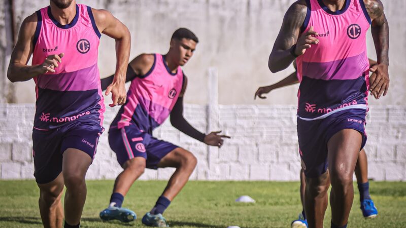 Laguna confirma primeiros reforços e manutenção de base para 2026