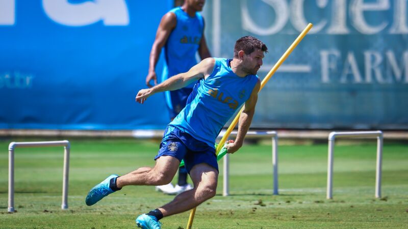 Grêmio aguarda decisão sobre punidos e tem indefinições na escalação contra o Fluminense