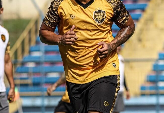 Vitão deixa o Amazonas e acerta com o Água Santa para 2026