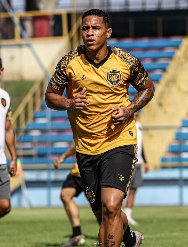 Vitão deixa o Amazonas e acerta com o Água Santa para 2026