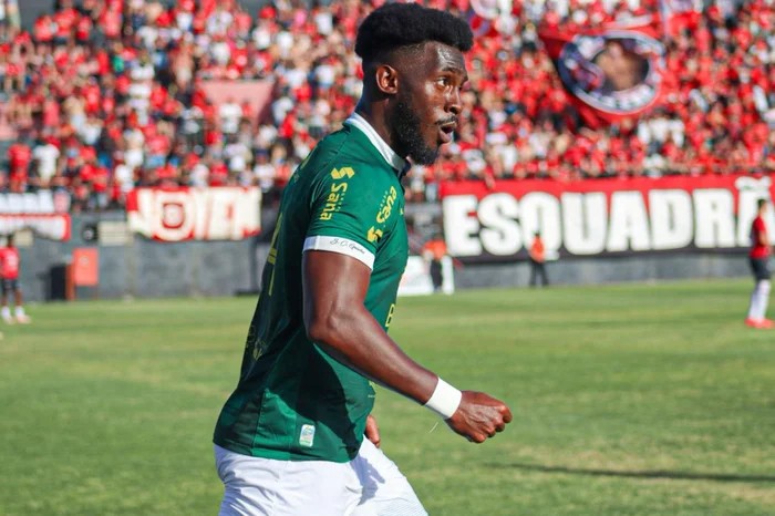 No Dia da Consciência Negra, zagueiro acusa caso de racismo em partida no RS