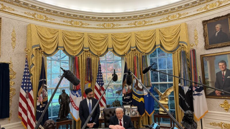 Rivais, Trump e Zohran Mamdani se reúnem na Casa Branca