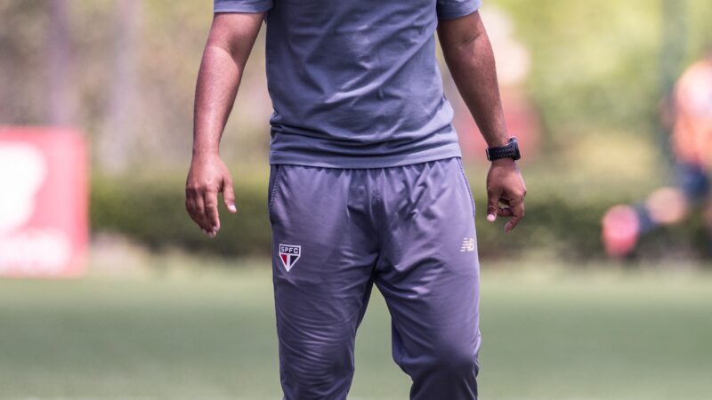 Técnico do sub-17 do São Paulo conta relação com Muricy e critica uso de redes sociais por jogadores