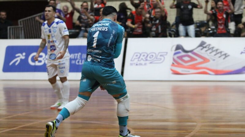 Goleiro do JEC é o único atleta do futsal brasileiro na lista da seleção
