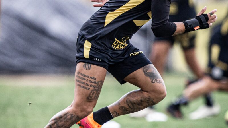 Neymar contraria até estafe pessoal para antecipar retorno e defender Santos contra Fortaleza