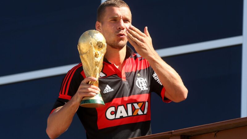Podolski parabeniza Flamengo pelo título da Libertadores: “Agora somos tetra”