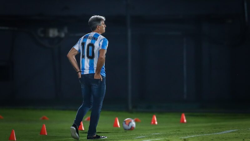 Lembra desta? Renato Gaúcho homenageou Maradona com camisa da Argentina em jogo do Grêmio