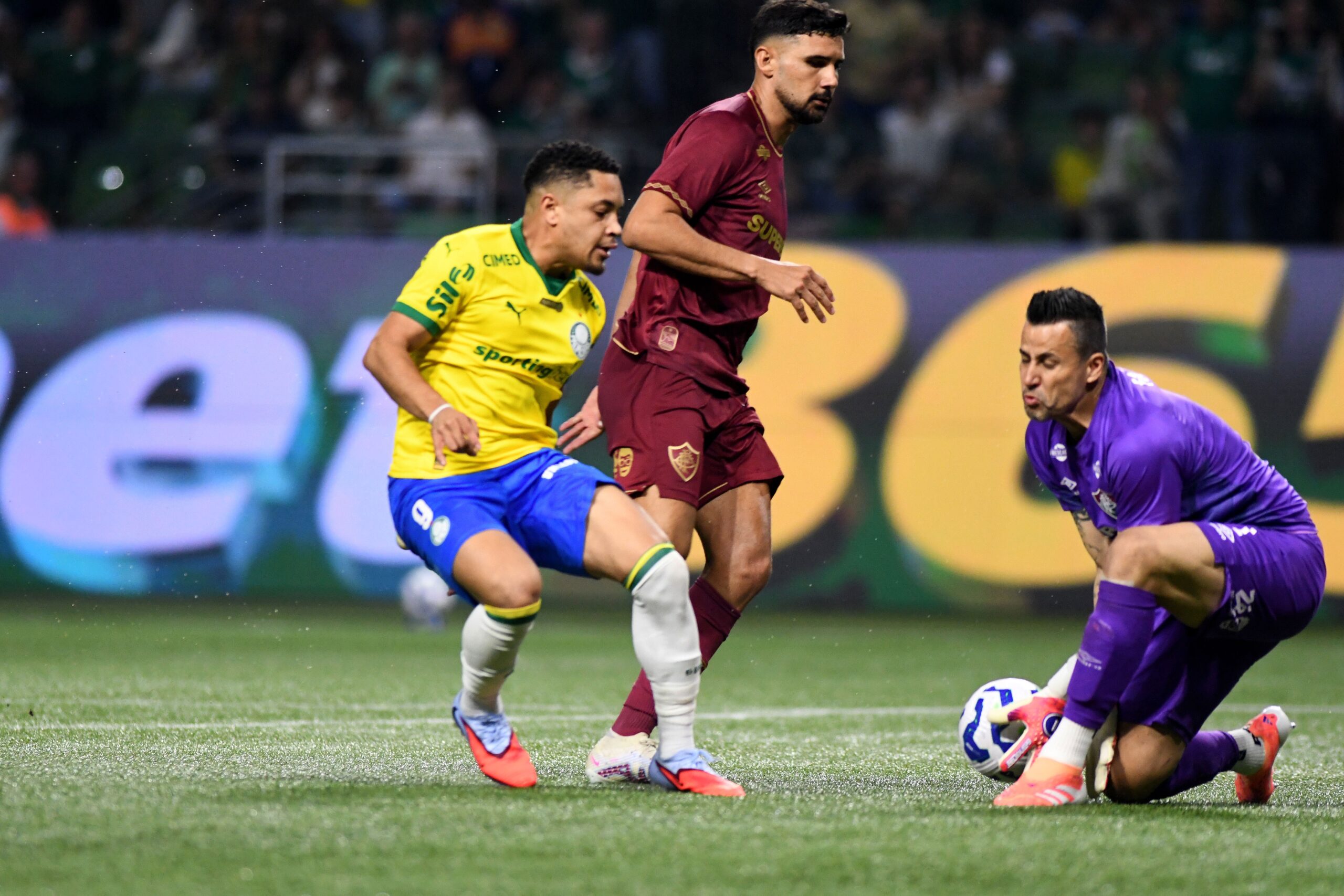 Fábio, do Fluminense, ouve cobrança de torcedores do Palmeiras e diz: “Não ganharam do Santos e do Vitória”