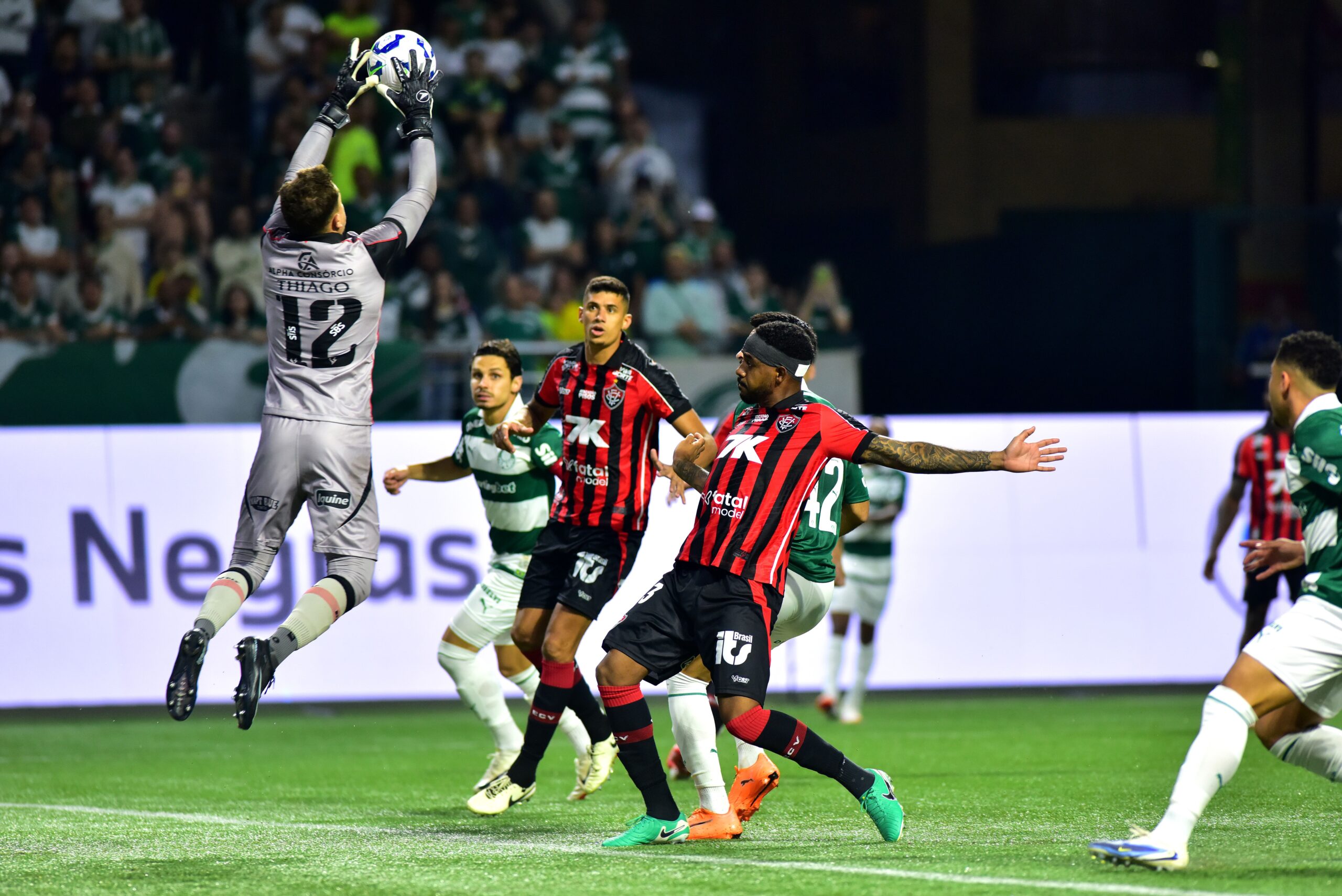 Atuações do Vitória: Thiago Couto faz defesas importantes no final do jogo e garante placar zerado