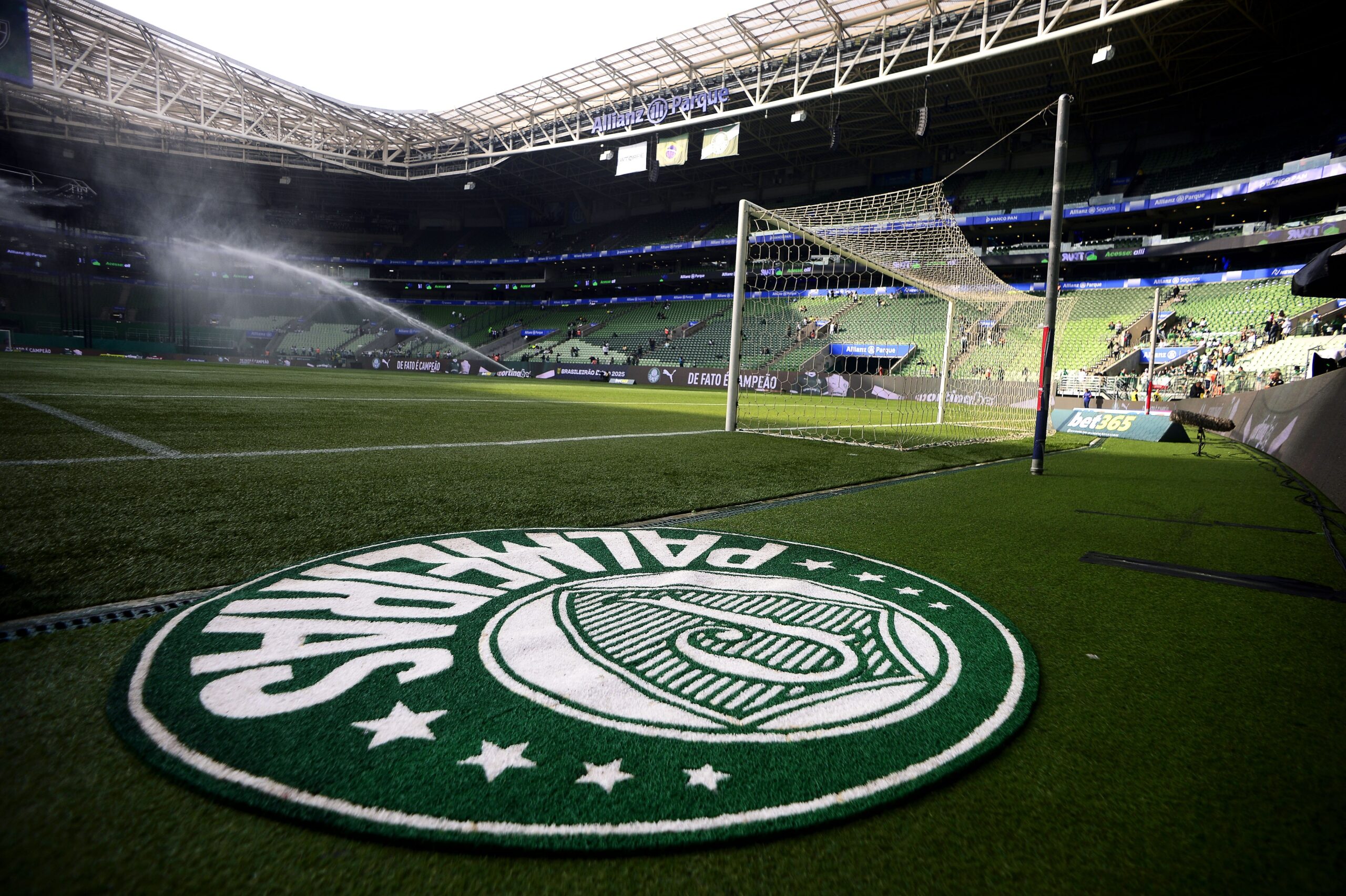 Palmeiras x Vitória: onde assistir ao vivo, horário e escalações