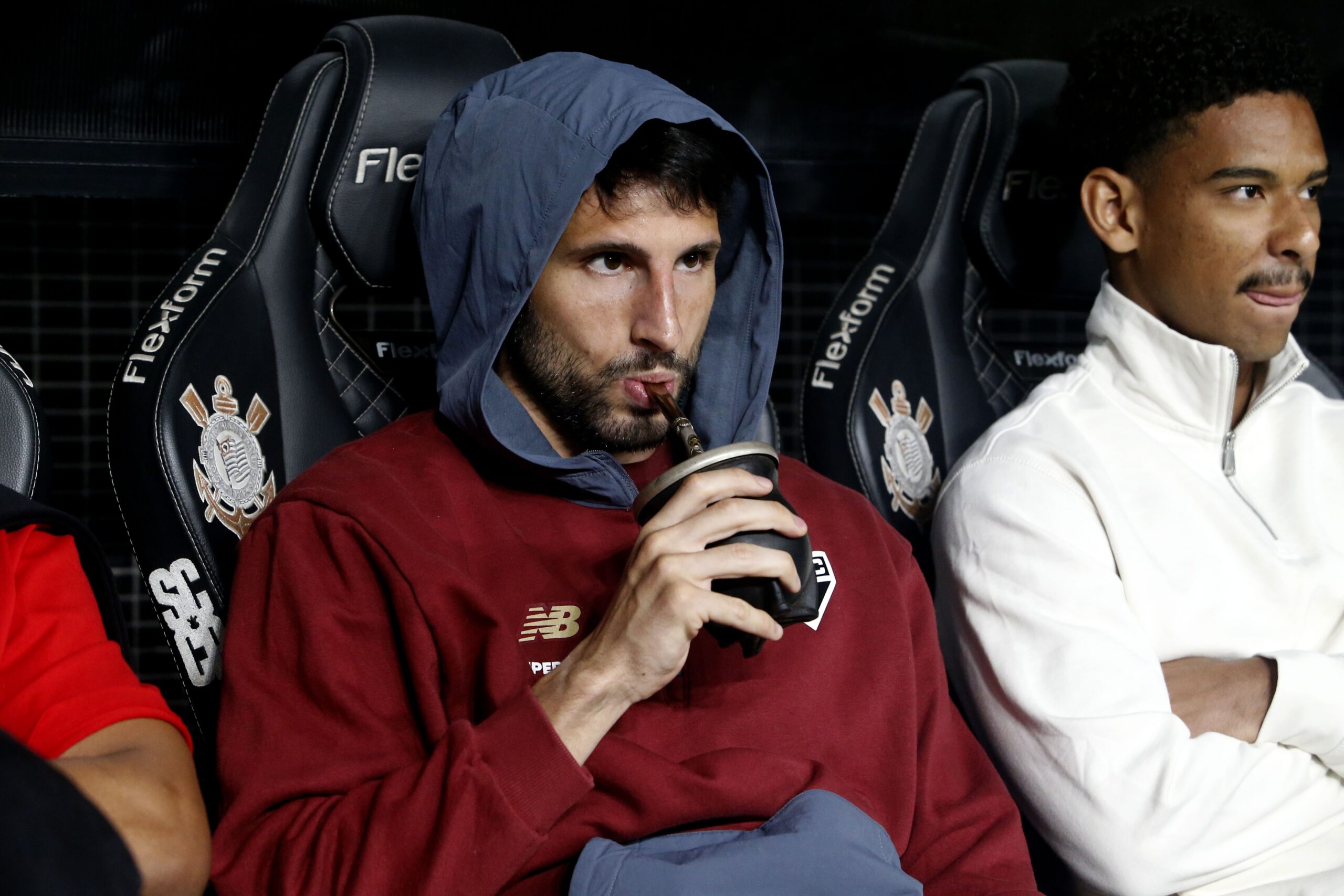 Crespo freia expectativas por Calleri, Lucas e Oscar no São Paulo: “Temos que melhorar o elenco”