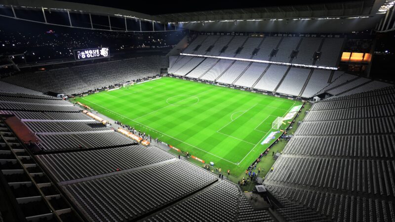 Torcida do Corinthians anuncia fim de “vaquinha” para pagamento da arena; 5,8% da meta é atingida