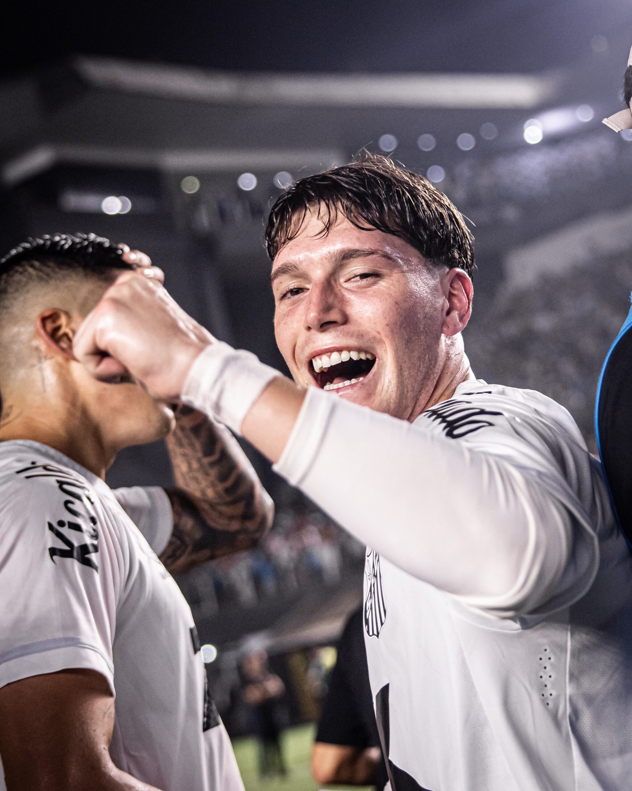 Reserva fez bem? Rollheiser melhora e pede passagem no Santos em momento decisivo