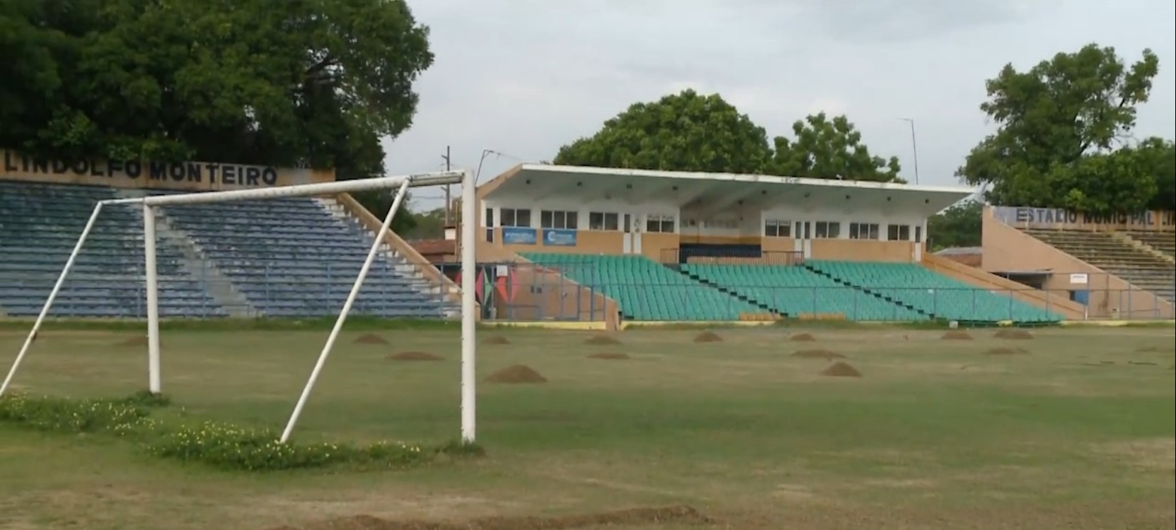 Em reforma, Lindolfo Monteiro contará com modernização do sistema de irrigação do gramado