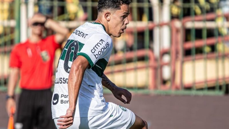 Coritiba negocia a aquisição definitiva do volante Wallisson