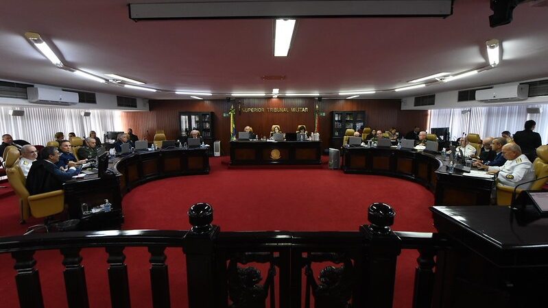 Julgamento do golpe: ministros do STM querem distribuir relatorias de perdas de patentes para reduzir pressão sobre o tribunal
