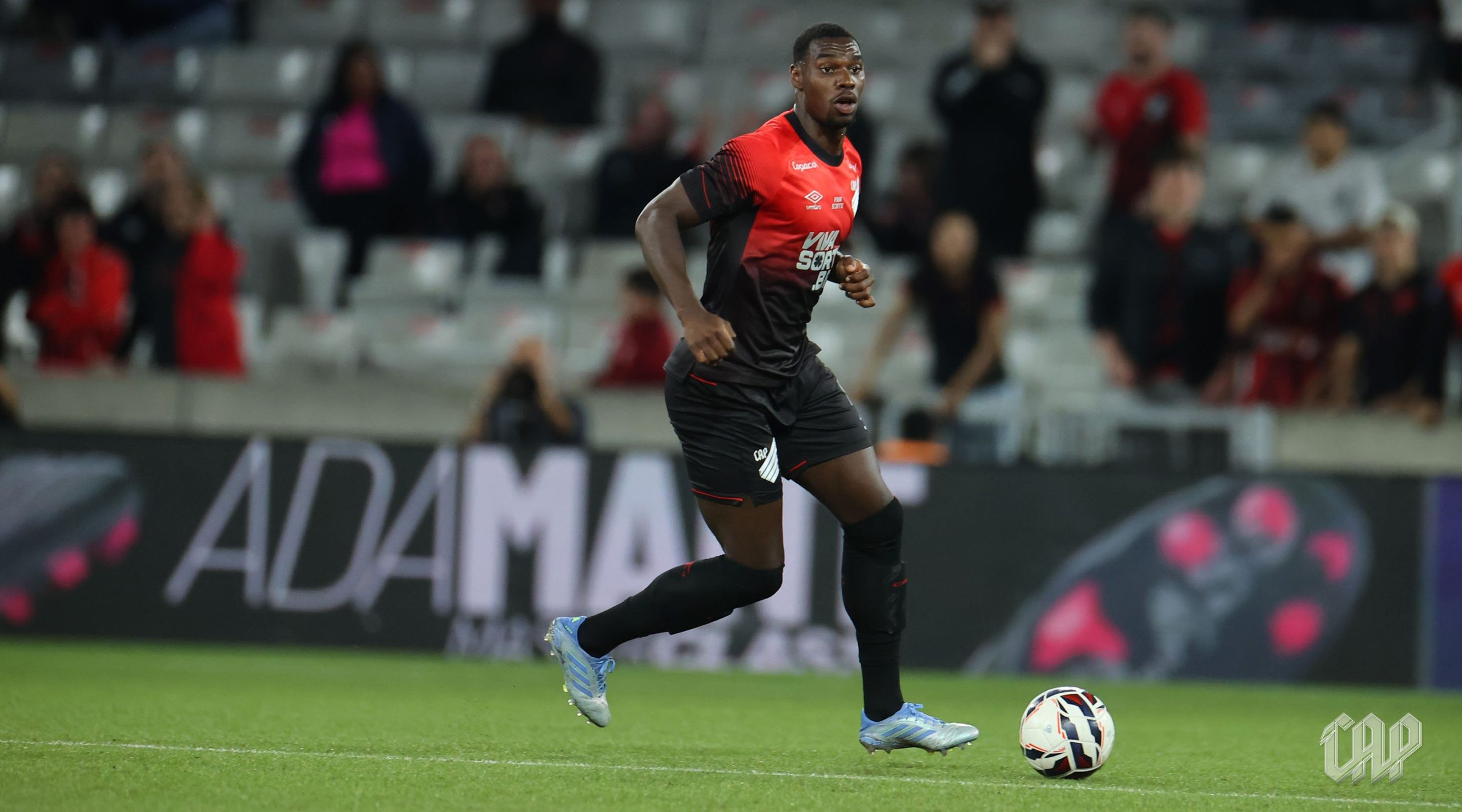 Athletico vive melhor sequência na defesa, e Terán elogia companheiros: “Temos sorte”