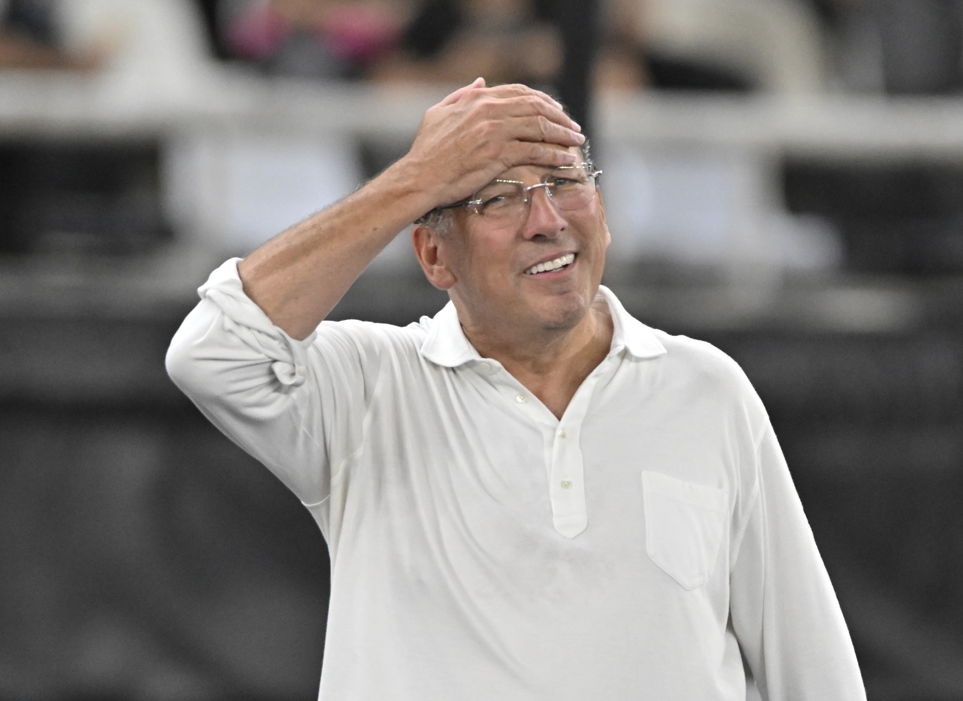 Textor, dono do Botafogo, ironiza não expulsão de Pulgar na Libertadores: “Deuses do futebol estão torcendo para o Flamengo”