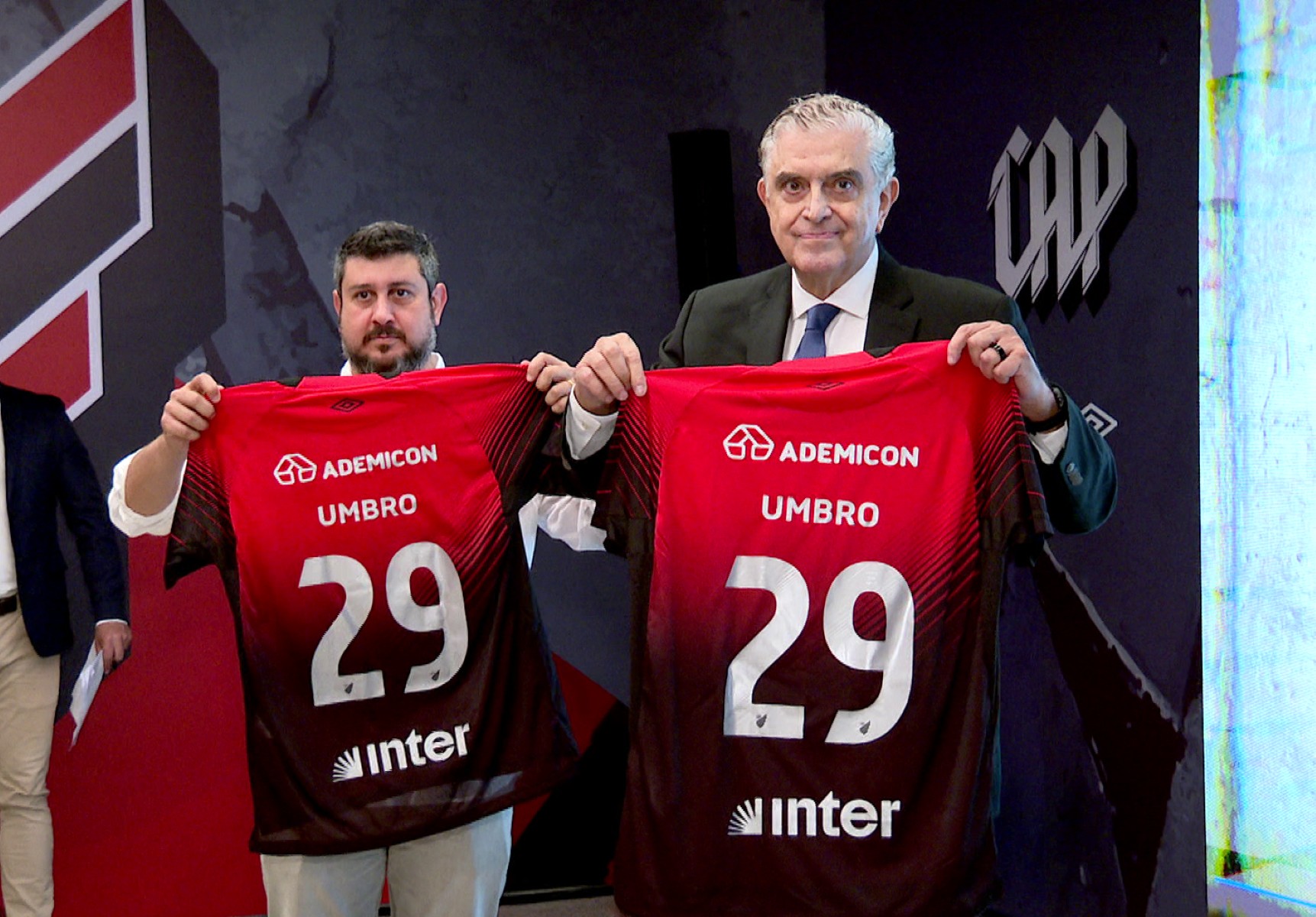 Athletico renova contrato com fornecedora de material esportivo; saiba detalhes