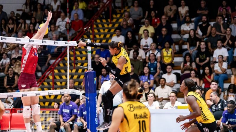 Praia Clube derrota Paulistano Barueri, vence a quarta seguida e encosta nos líderes da Superliga