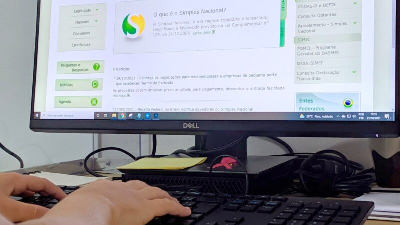 Mais de 340 mil empreendedores podem ser excluídos do Simples por dívidas, alerta Receita