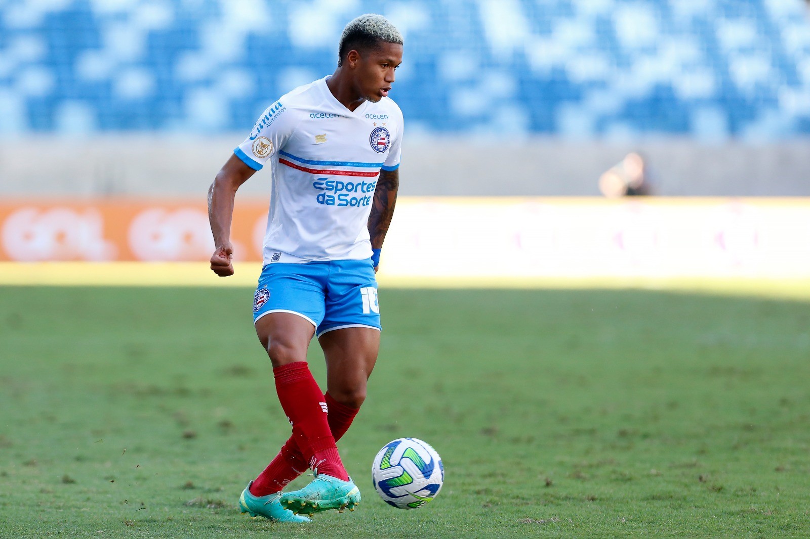 Bahia acerta a transferência do lateral-direito André para o Londrina