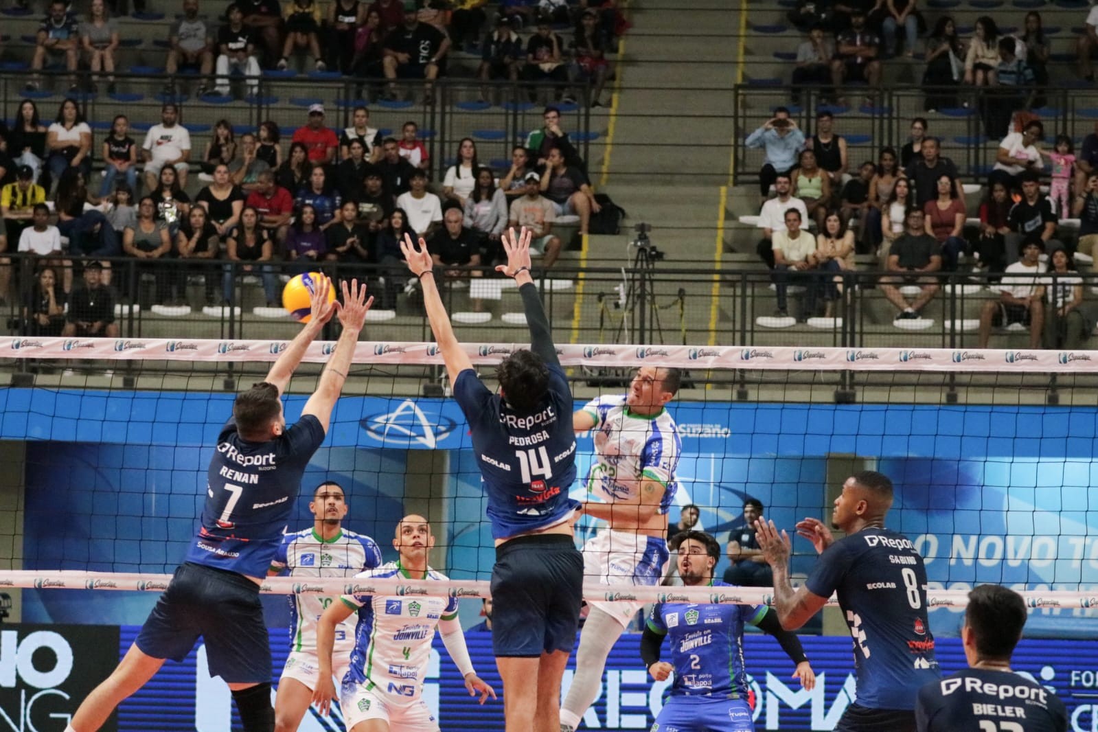 Joinville Vôlei recebe o Suzano pela Superliga: onde assistir ao vivo, horário e outras informações