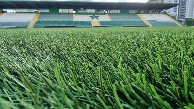 Brasileirão 2026 terá recorde de times que mandam jogos em arenas com gramado sintético