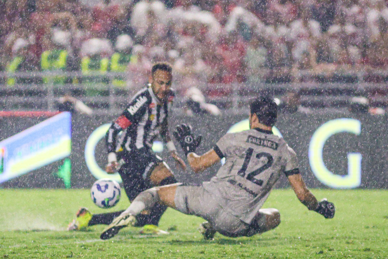 Albino lembra duelo com Neymar no Rei Pelé: “No hall das melhores atuações da minha carreira”