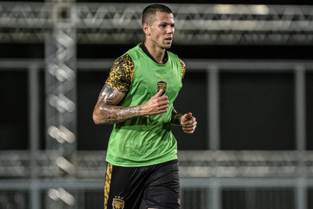 Amazonas renova com zagueiro Léo Coelho para 2026