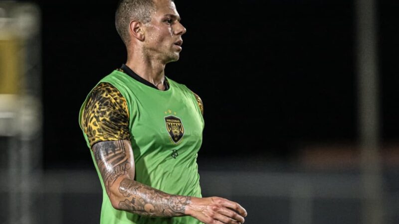 Renovado, Léo Coelho fala em reconstrução no Amazonas: “Quero devolver o clube à Série B”