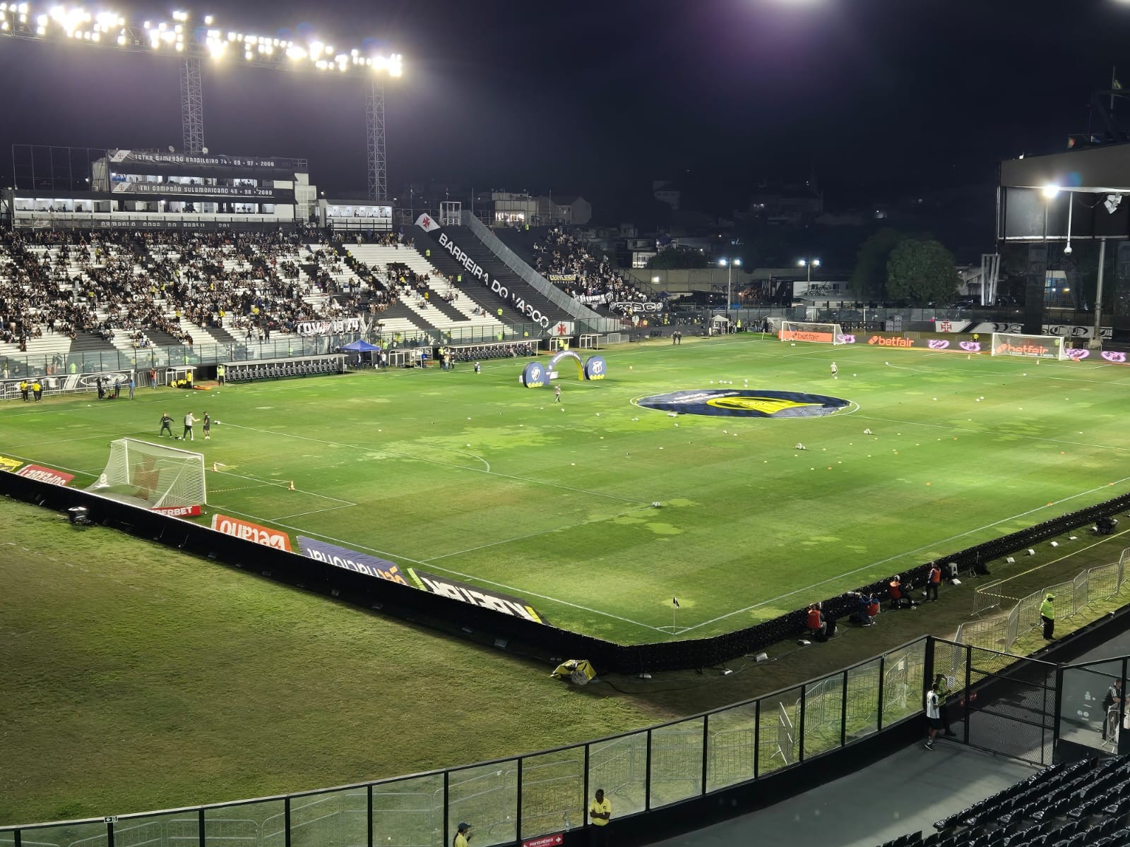 Vasco x Internacional: onde assistir ao vivo, horário e escalações