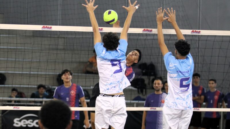 Com eliminação de atual campeão, 9ª Copa TV Tribuna de Vôlei Escolar define semifinalistas do masculino