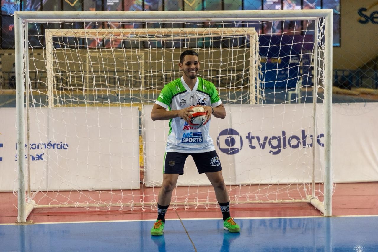 Goleiro menos vazado da Copa Brasília de Futsal viaja 700km para disputar partidas da competição