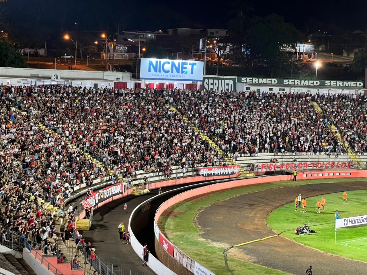 Botafogo-SP mira 15 mil em seu estádio e aposta em casa cheia para escapar de queda